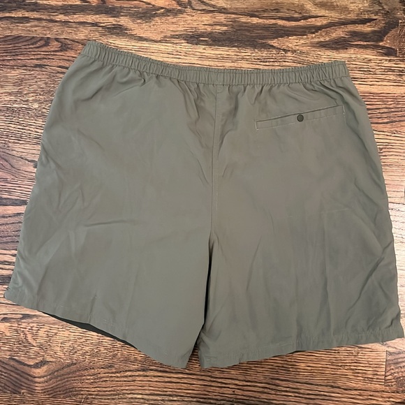 Mountain Hardwear hardware shorts men’s hiking trek beach summer green large - Picture 5 of 7
